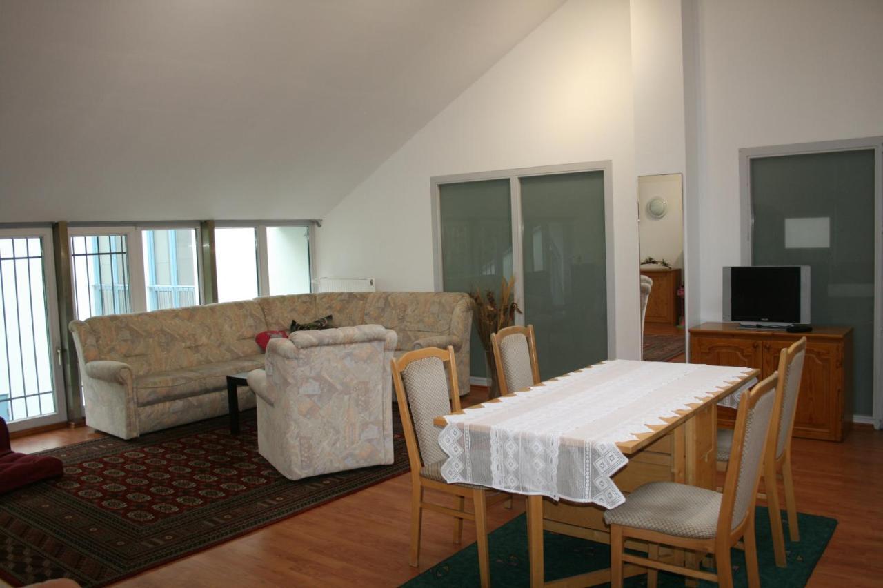 ויילהיים אין אוברבאיירן Krug'S Family Hostel Und Restaurant מראה חיצוני תמונה