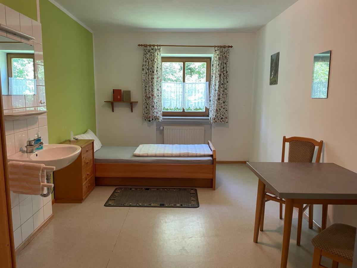 ויילהיים אין אוברבאיירן Krug'S Family Hostel Und Restaurant מראה חיצוני תמונה