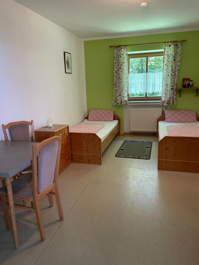 ויילהיים אין אוברבאיירן Krug'S Family Hostel Und Restaurant מראה חיצוני תמונה