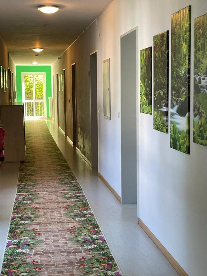 ויילהיים אין אוברבאיירן Krug'S Family Hostel Und Restaurant מראה חיצוני תמונה