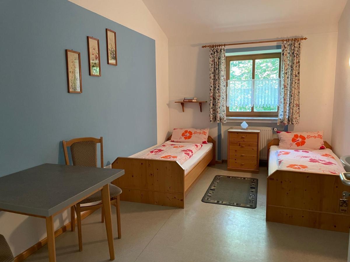 ויילהיים אין אוברבאיירן Krug'S Family Hostel Und Restaurant מראה חיצוני תמונה